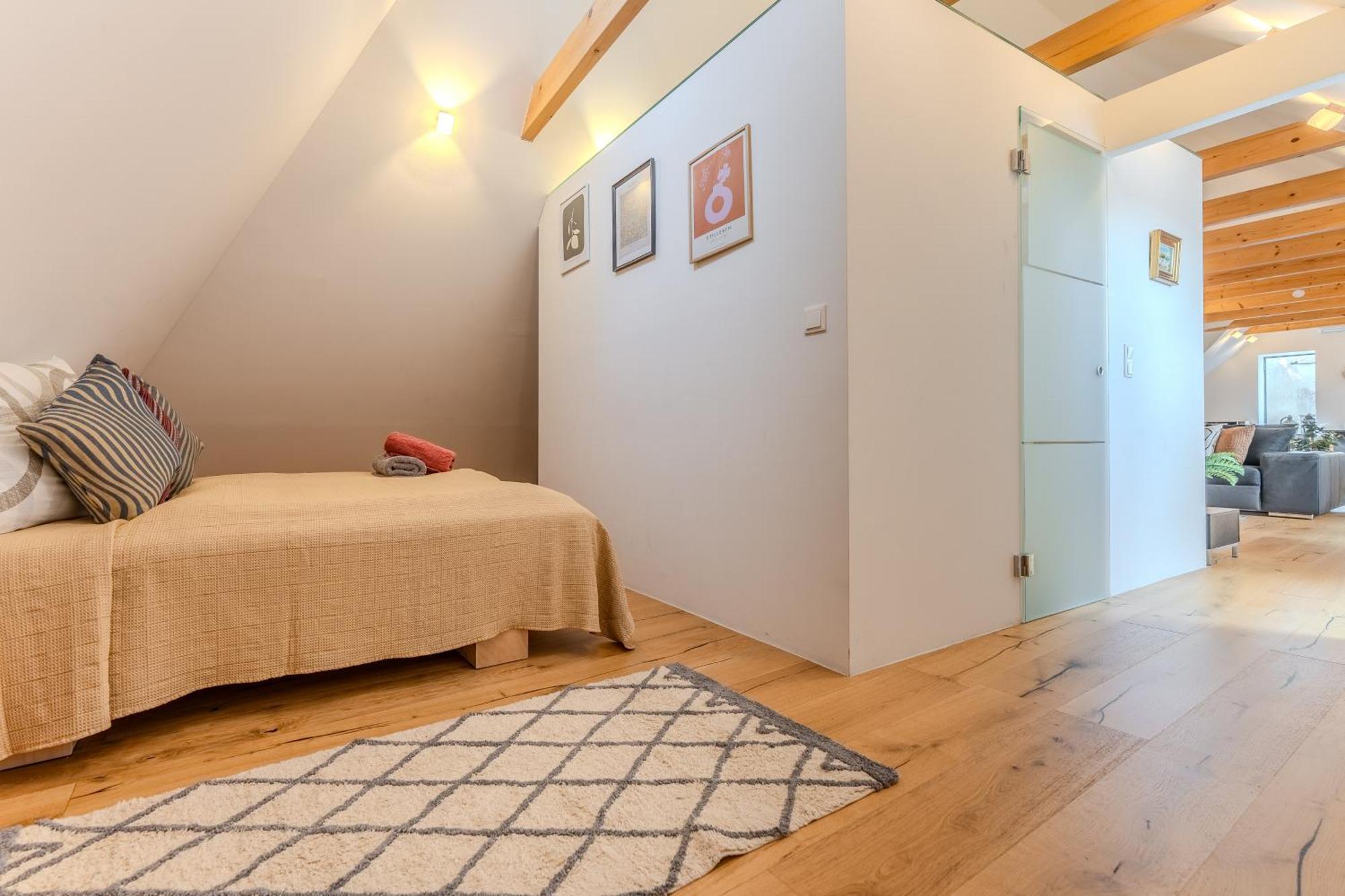 Loft Dachsberg Apartment Krems an der Donau Bagian luar foto